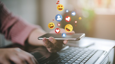 😃 ¿Cuáles son las 8 diferencias entre publicar en Facebook y tener un portal de noticias profesional?