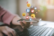 😃 ¿Cuáles son las 8 diferencias entre publicar en Facebook y tener un portal de noticias profesional?