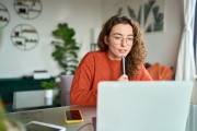 🚀 ¿Cómo usar Google Analytics 4 en medios online de noticias según expertos?